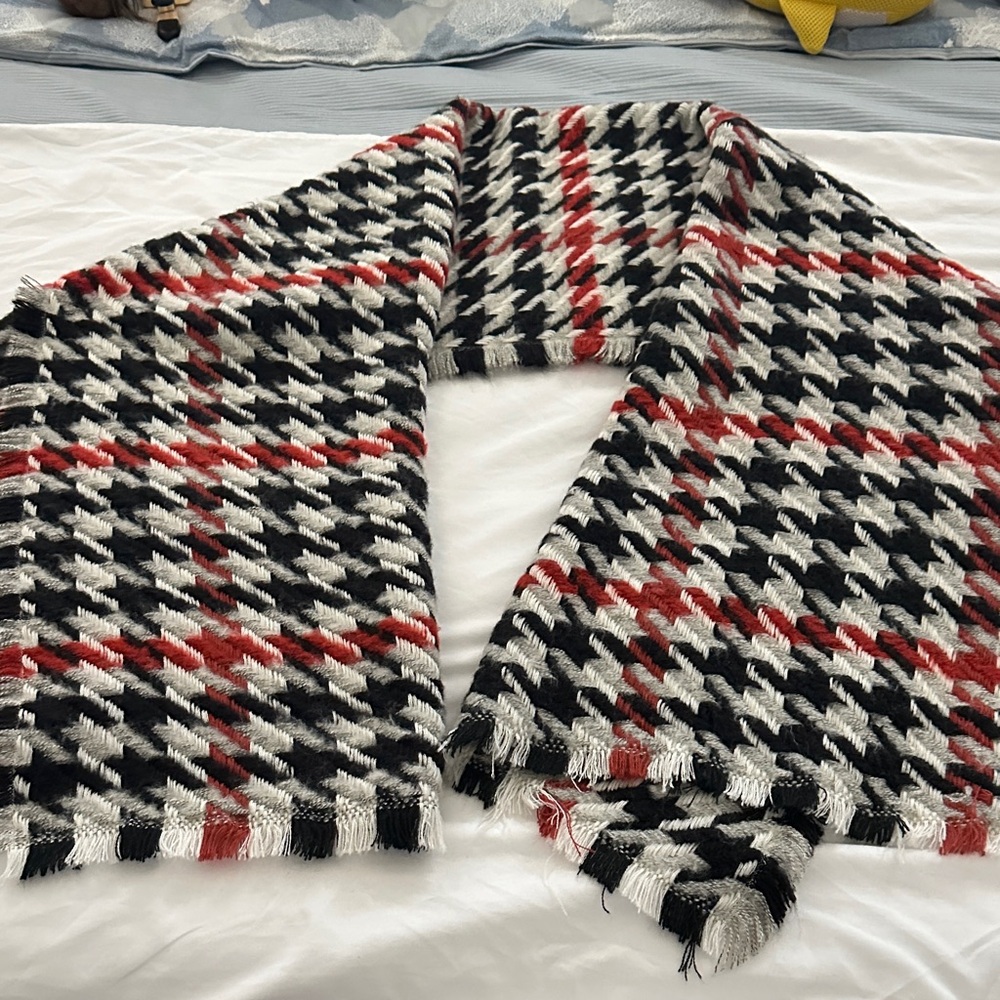 Ann Taylor Factory Red and Black Houndstooth Scarf